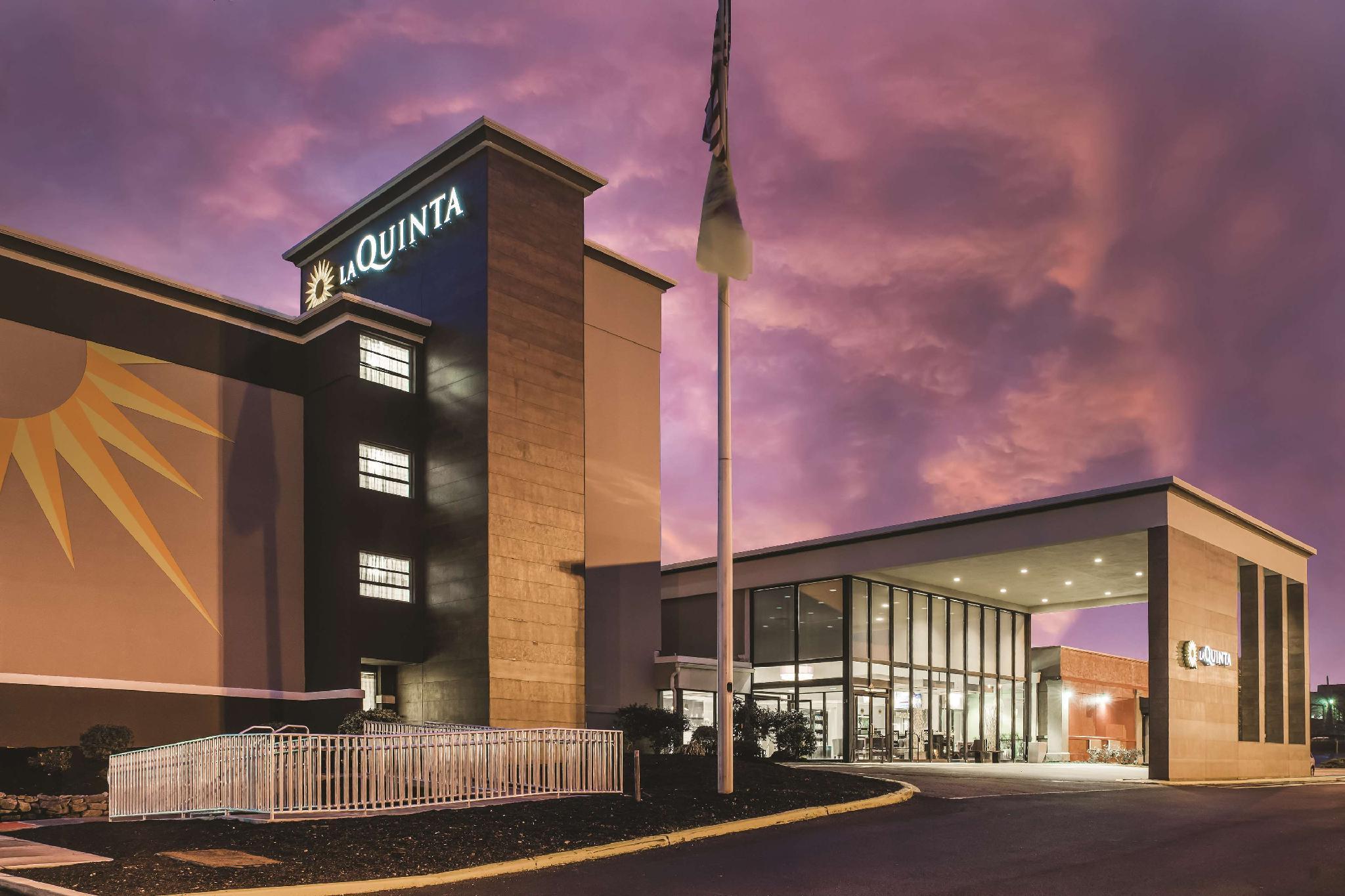 La Quinta By Wyndham Clifton/Rutherford Eksteriør billede