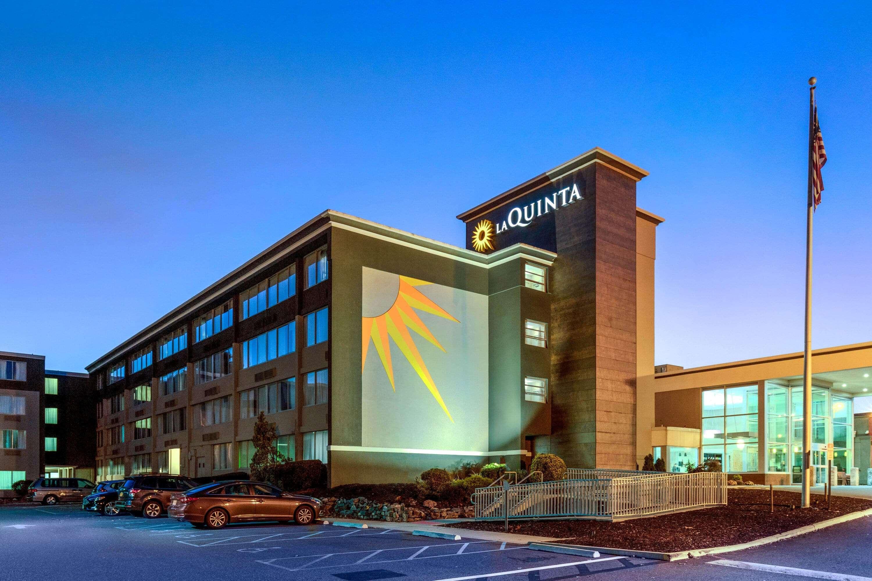 La Quinta By Wyndham Clifton/Rutherford Eksteriør billede