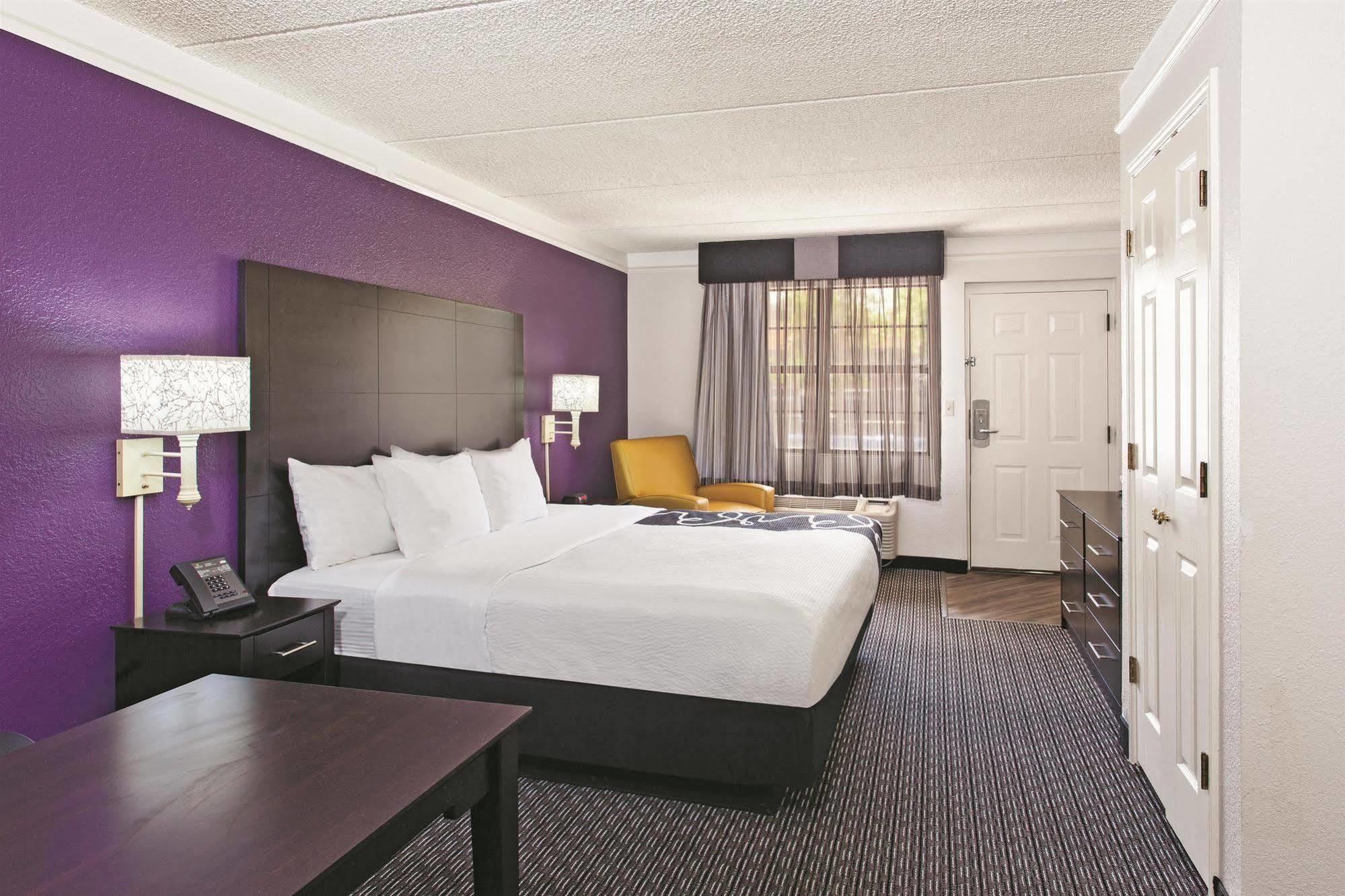 La Quinta By Wyndham Clifton/Rutherford Eksteriør billede